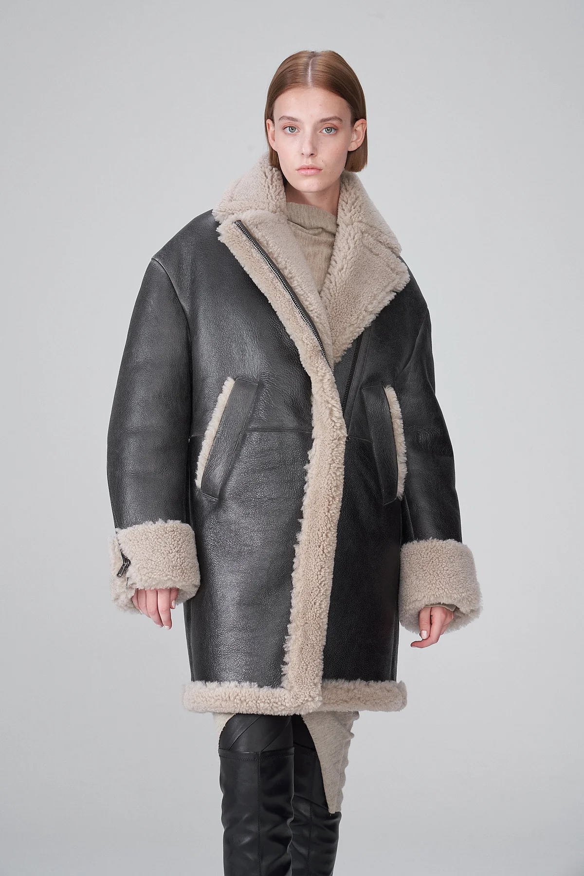 Eleonore - Anthracite Shearling Coat - Image 3